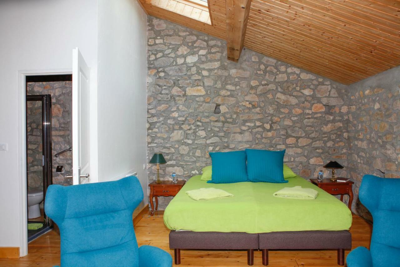 Bed and Breakfast Moulin D'Entre Les Roches Puivert Exterior foto